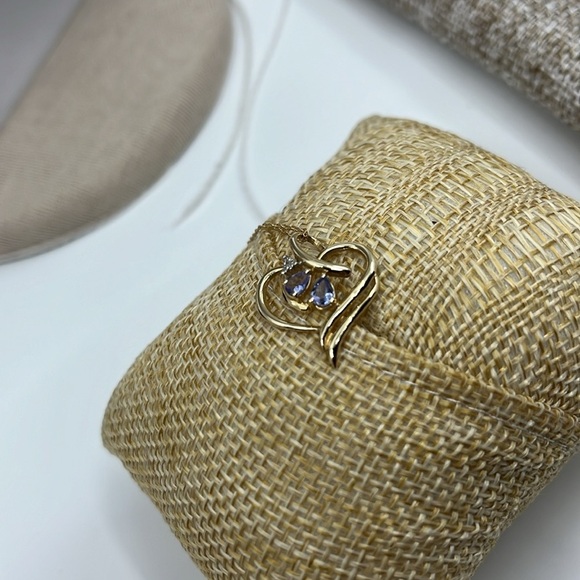 10kt Gold Heart .20 Ct Tanzanite Round Diamond Accent Heart Pendant Necklace - Picture 4 of 17